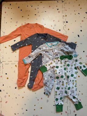 Magnetic Me onesie bundle + 1